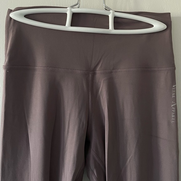 Vitae Apparel leggings - Picture 2 of 5